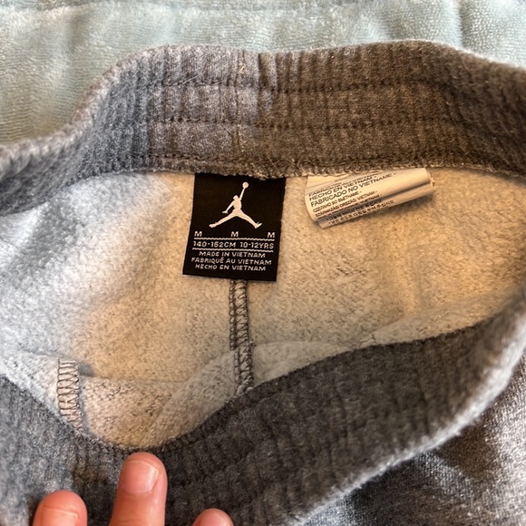 Boys Jordan sweatpants size M 10-12 - Picture 3 of 3